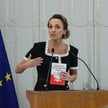 Sylwia Gregorczyk-Abram przemawia na sali obrad Senatu, który zgodził się na jej powołanie