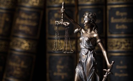 Andrzej Gomułowicz: Rysa na obliczu Temidy