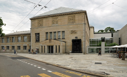 Historyczny budynek Kunsthaus w Zurychu.