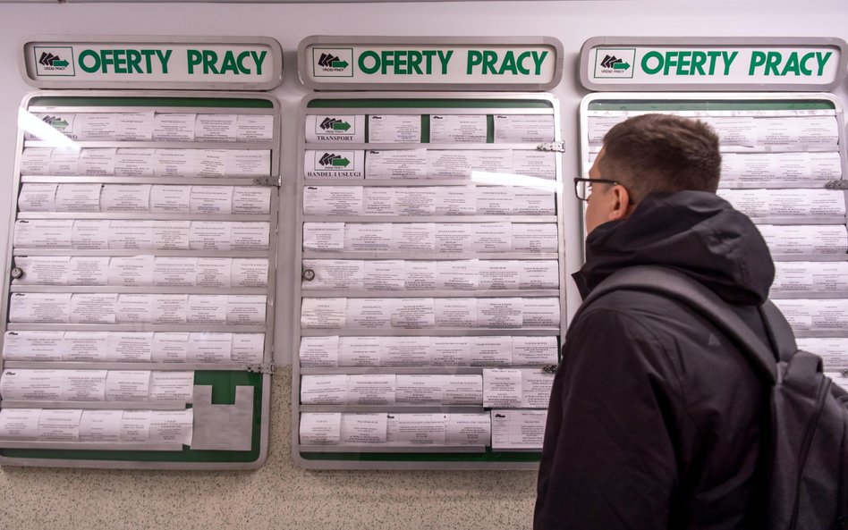 Zawahanie czy trend: coraz mniej ofert pracy, zwłaszcza sezonowych