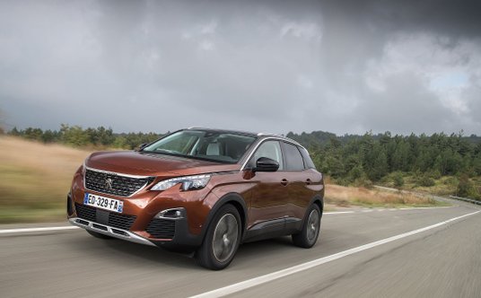 Druga generacja Peugeota 3008 z 2016 roku