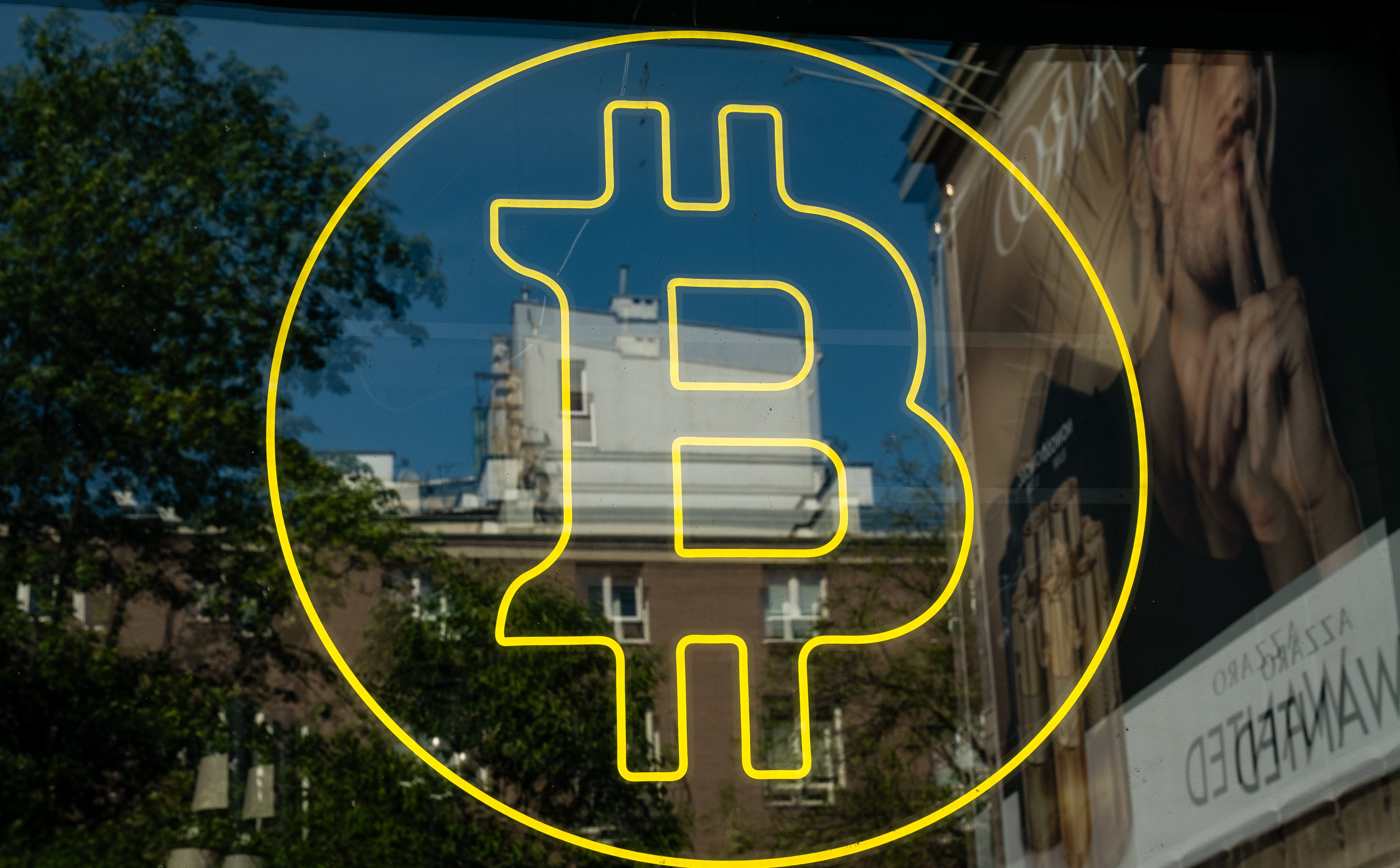 Polacy oczekują wsparcia rządu dla sektora kryptowalut