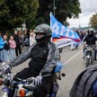 Zwolennicy partii AfD w przejażdżce lekkim motocyklowej