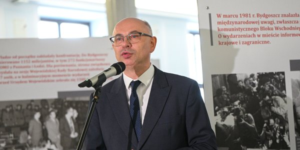 Сейм назначил нового президента Института национальной памяти. Дональд Таск объявляет, что Сенат не признаёт выборы