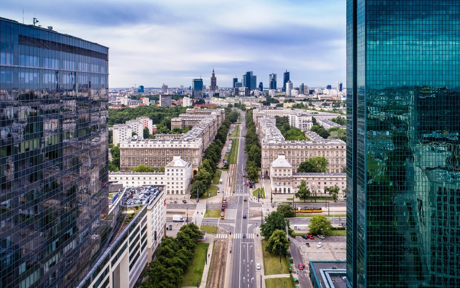 Nieruchomości czekają na spadek stóp