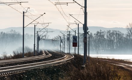 Naboje rozłożone na torach kolejowych w Wielkopolsce. Na miejscu pracuje specjalna grupa śledcza