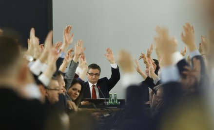 "Fakty" pytają o 9 głosów z Sali Kolumnowej