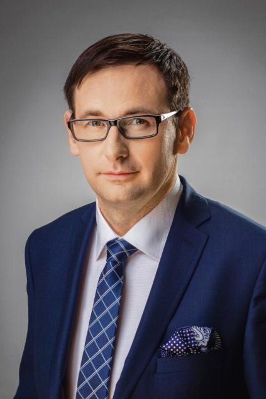 Daniel Obajtek prezes PKN Orlen Koncern w swoich strukturach ma dwie firmy kolejowe. Jedną miało kup