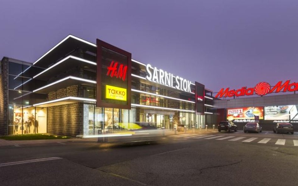 Centrum handlowe Sarni Stok w Bielsku-Białej zostało otwarte w 2001 roku