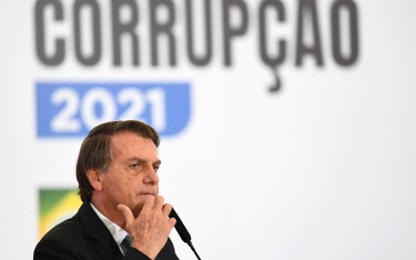 Bolsonaro chce nazwiska urzędników zatwierdzających szczepionki, mimo gróźb śmierci