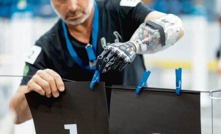Konkurencje dla osób z protezami rąk mają przypominać codzienne czynności