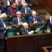 Wicemarszałek Sejmu Ryszard Terlecki (2L), wicepremier, prezes PiS Jarosław Kaczyński (C) oraz minis