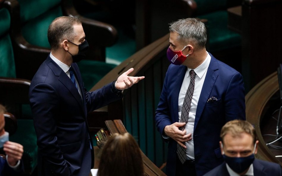 Przerwane przez opozycję posiedzenie Sejmu RP, na którym miala byc procedowana ustawa związana z Cov