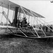 Thomas Selfridge i Orville Wright tuż przed startem do lotu – śmiertelnego w skutkach dla Selfridge’