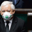 Andrzej Duda z ponadrocznym opóźnieniem spełnia obietnicę prezydentury wolnej od partyjnych zobowiąz