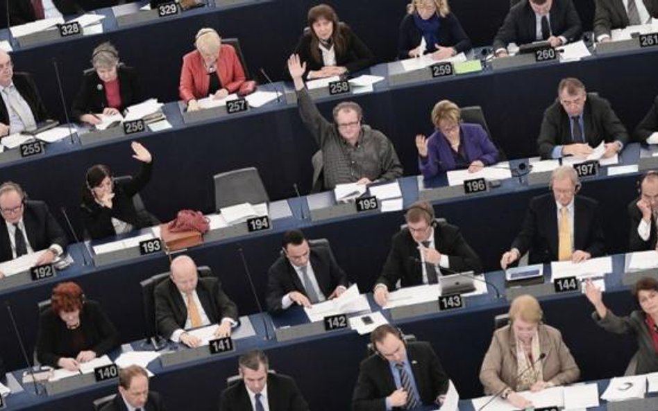 Po wielomiesięcznych bataliach Parlament Europejski przyjął wczoraj budżet UE