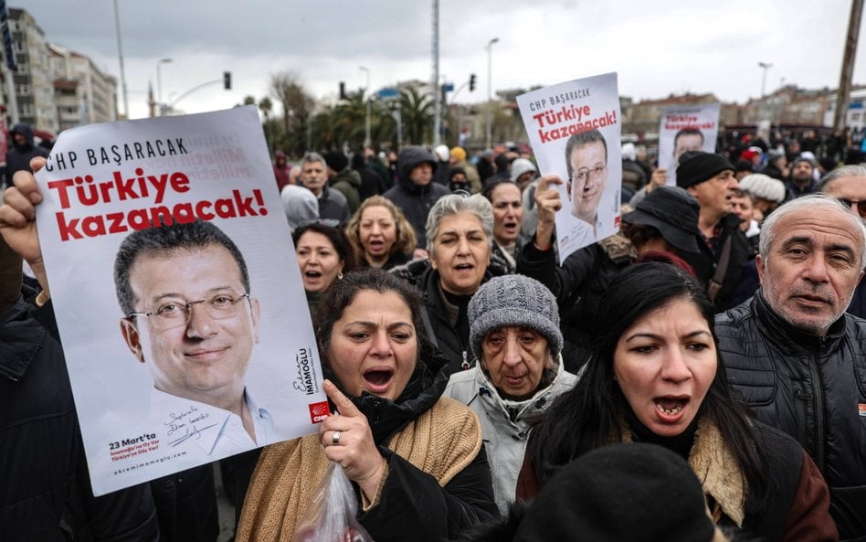 Protest w sprawie zatrzymania Ekrema Imamoglu