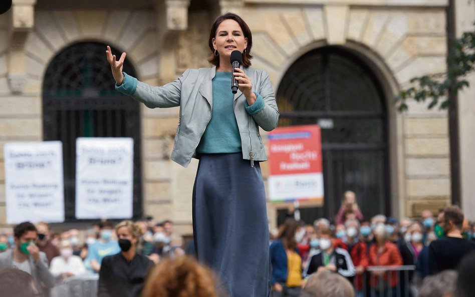 Trudna, niewolna od błędów Annaleny Baerbock kampania wyborcza Zielonych przyniosła im rozczarowując