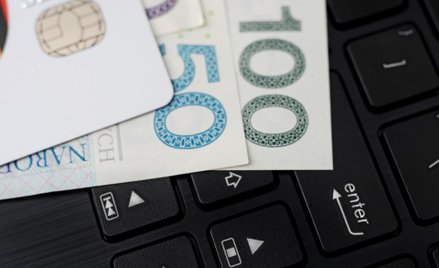 Lokowanie pieniędzy z internetowej zbiórki w banku bez PCC - wyrok NSA