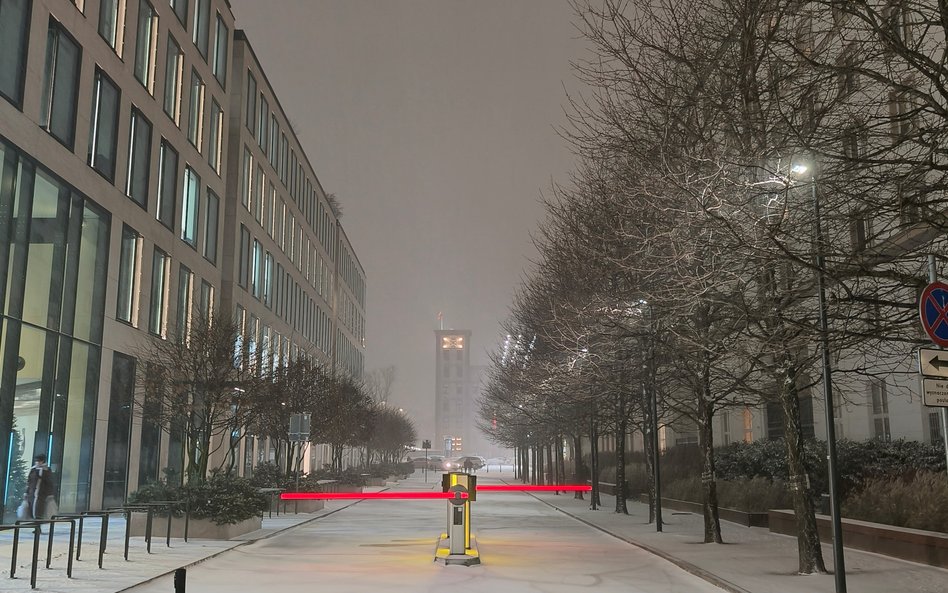 Widok z Chmielnej w kierunku Wojskowych Zakładów Kartograficznych