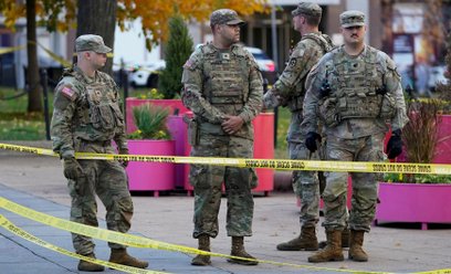 Strzały niedaleko Białego Domu. Trump: Zwierzę, które postrzeliło żołnierzy za to zapłaci