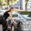 Ładowanie samochodu elektrycznego