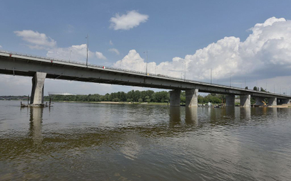 Kolizja pojazdu SOP na moście Łazienkowskim
