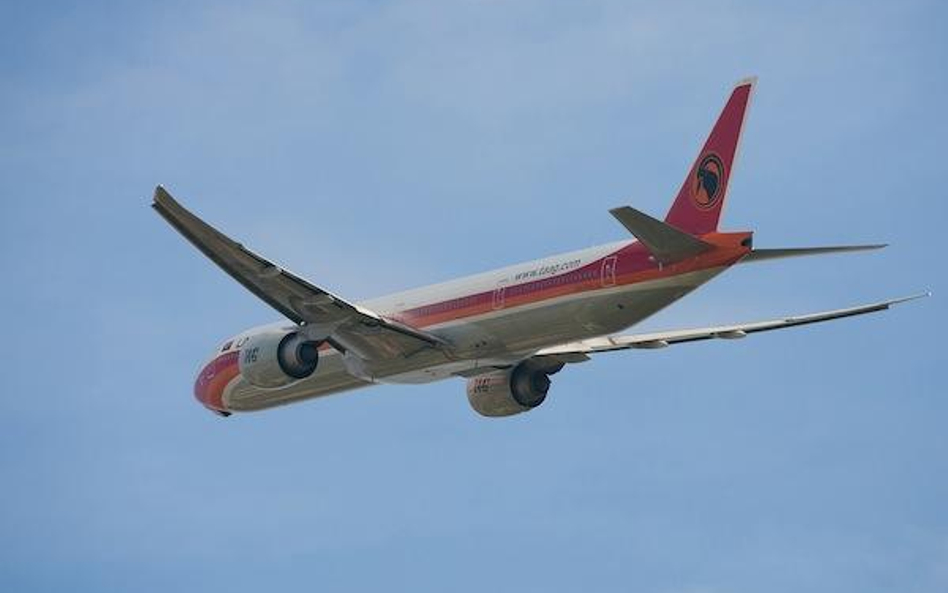 Problemy z silnikami boeingów 777