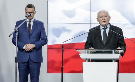 Gdy Morawiecki zachęcał do pozostania w domach i deeskalacji konfliktu, Kaczyński mobilizował swych 