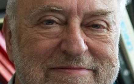 Prof. Kazimierz Rzążewski ma 72 lata