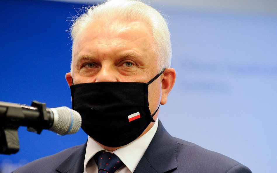 Wiceminister zdrowia: Wstrzymujemy szczepienia medyków