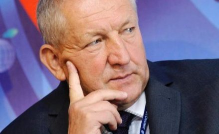 Wydaje mi się, że rząd ma w swoim otoczeniu dużo doradców powiązanych z zagranicznym kapitałem. Dlat