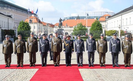 Prezydent mianował 11 oficerów Wojska Polskiego na stopnie generalskie i admiralski