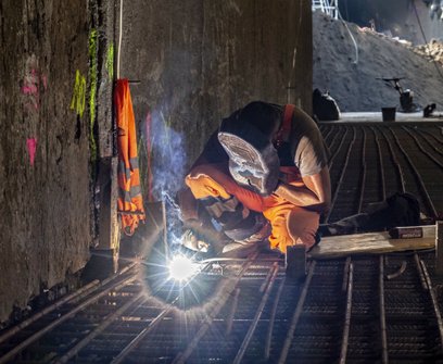 Pod ziemią trwają intensywne prace, m.in. przy zbrojeniach