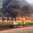 Tragedia w Pakistanie: Ludzie wyskakiwali z płonącego pociągu