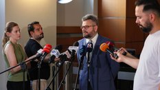 Zażalenie przysługuje pokrzywdzonemu Geraldowi Birgfellnerowi w zakresie pierwszego czynu. W zakresi