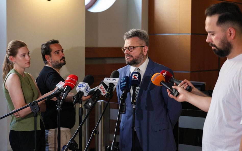 Zażalenie przysługuje pokrzywdzonemu Geraldowi Birgfellnerowi w zakresie pierwszego czynu. W zakresi