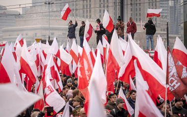 Tłumy w Warszawie. Marsz Niepodległości bez incydentów