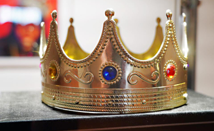 Korona króla hip-hopu sprzedana na historycznej aukcji