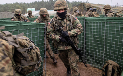 Żołnierze przy granicy z Białorusią (zdjęcie ilustracyjne)