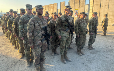 Żołnierze USA w bazie w Iraku