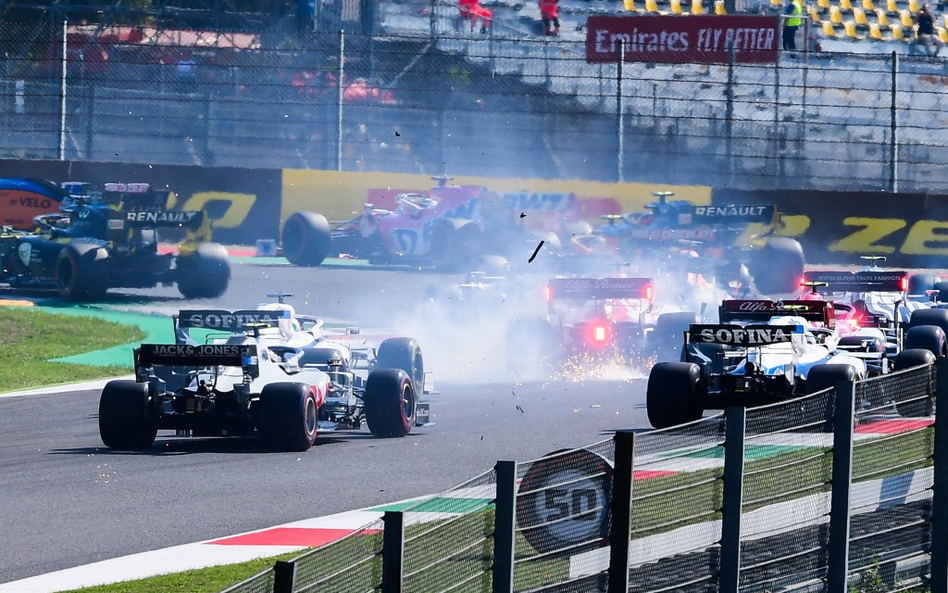 Formuła 1: Zwycięstwo Lewisa Hamiltona. Wyścig dwukrotnie przerywano