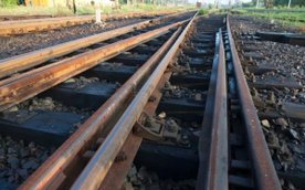 Według informacji przekazanych przez straż pożarną, z torowiska wypadło łącznie osiem wagonów. Zdjęc