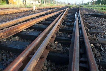 Według informacji przekazanych przez straż pożarną, z torowiska wypadło łącznie osiem wagonów. Zdjęc