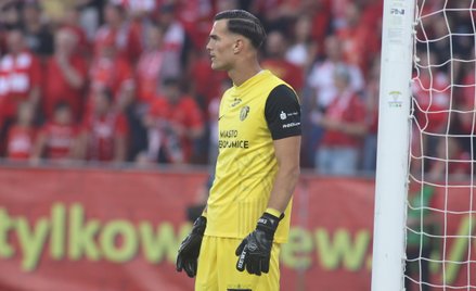 Bramkarz Puszczy Niepołomice Kewin Komar