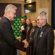 Wręczenie medali „Milito Pro Christo” przez biskupa polowego Wiesława Lechowicza w czasie zjazdu był