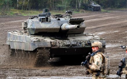 Z ponad 200 czołgów Leopard 2 służących w Bundeswehrze sprawnych jest tylko 95. Pozostałe są wciąż m