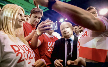 Jarosław Kaczyński wsparł kampanię prezydenta, występując tuż przed I turą na Forum Młodych PiS w Lu
