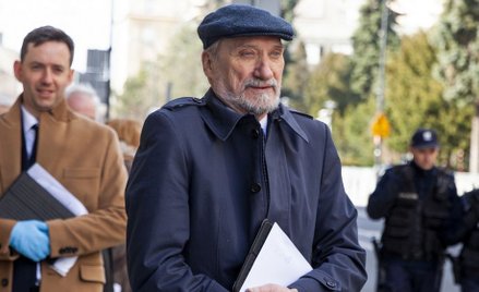 Macierewicz: 10. rocznica katastrofy smoleńskiej w Wielki Piątek. To są znaki