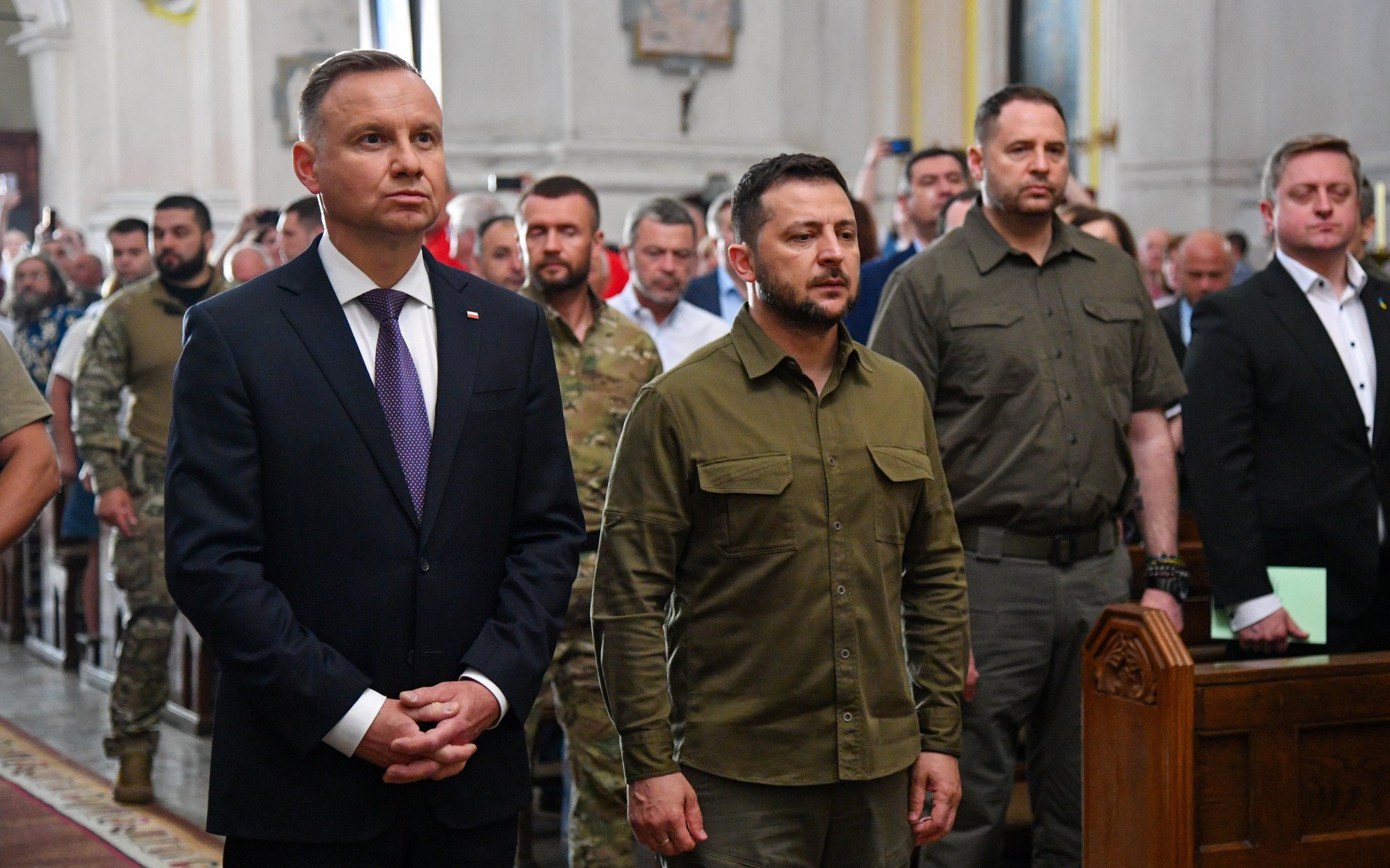 Ukraina w UE tylko po zgodzie na ekshumację ofiar rzezi wołyńskiej? Polacy odpowiedzieli